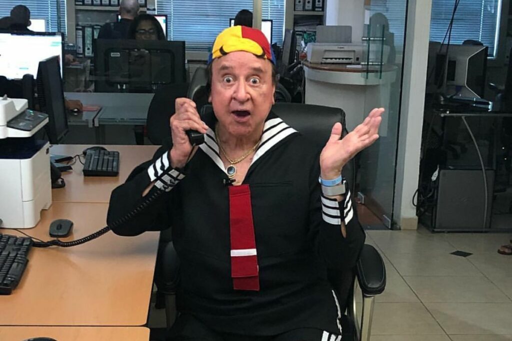 Carlos Villagrán, el querido Quico, sorprende con su reacción ante la nueva serie sobre Chespirito