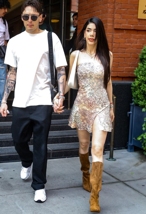 Kenia OS conoce a los papás de Peso Pluma y desata rumores en redes