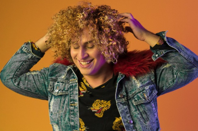 Angelo Diep, listo para brillar en la Marcha LGBT: “El orgullo se celebra con actitud y glitter”