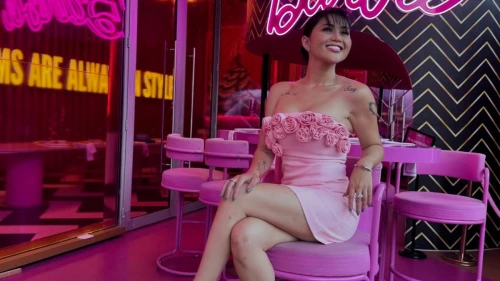 Gomita presume cambio físico después de 15 cirugías y las redes estallan: ¿Exceso o empoderamiento?