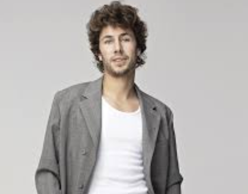 “La presión de cumplir: Juanpa Zurita confronta la edad y las expectativas”