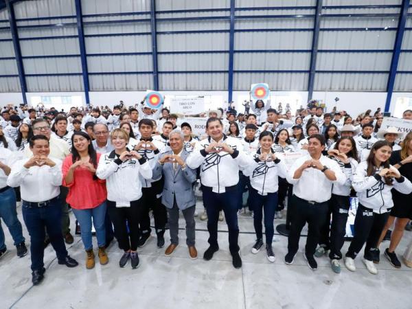 Gobierno de Puebla otorga incentivos económicos sin precedentes al deporte estatal