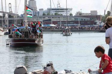 Mexicanos zarpan desde Barcelona con ayuda rumbo a Gaza; misión se retrasa por clima